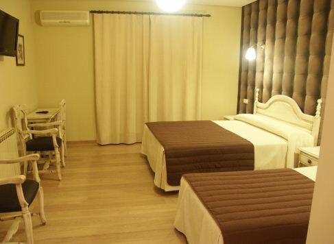 Hostal-Cafe Gutgreco Sonseca Quarto foto
